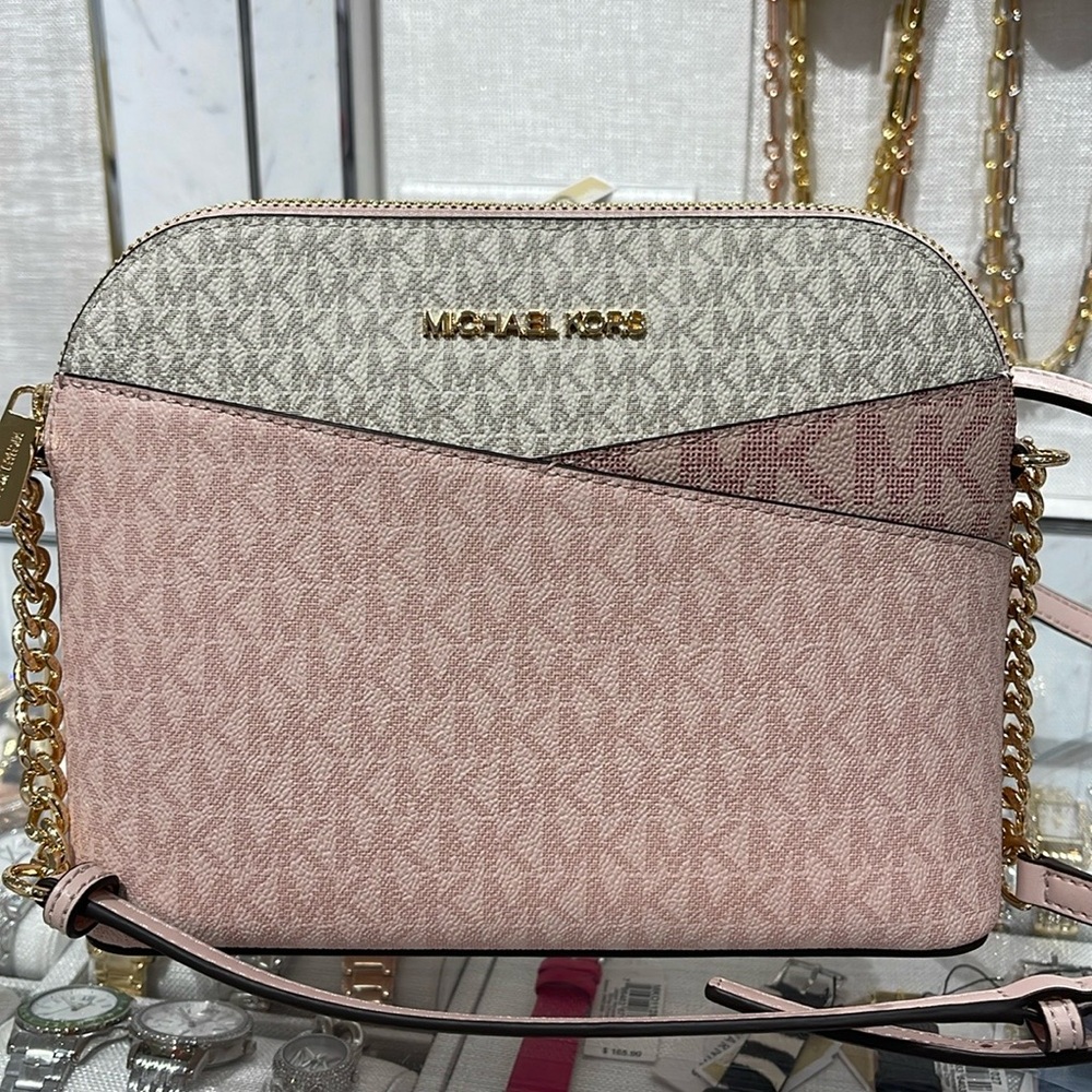 Michael Kors Jet Set Travel Md Color-Block Signature Logo Crossbody
Powder Blush - Picture 12 of 16